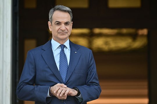 Από το φιάσκο Λαζαρίδη στην παιδαριώδη πτυχιακή Μητσοτάκη